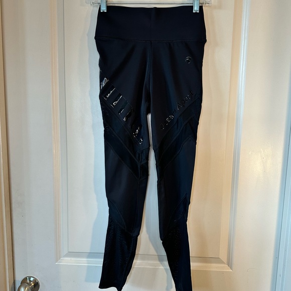 Oceans Apart Spell Out Mesh Design Hi- Waisted Compression Athletic Leggings, S - Picture 1 of 11
